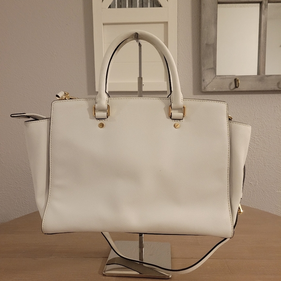 Michael Kors Selma Bag - Picture 4 of 16